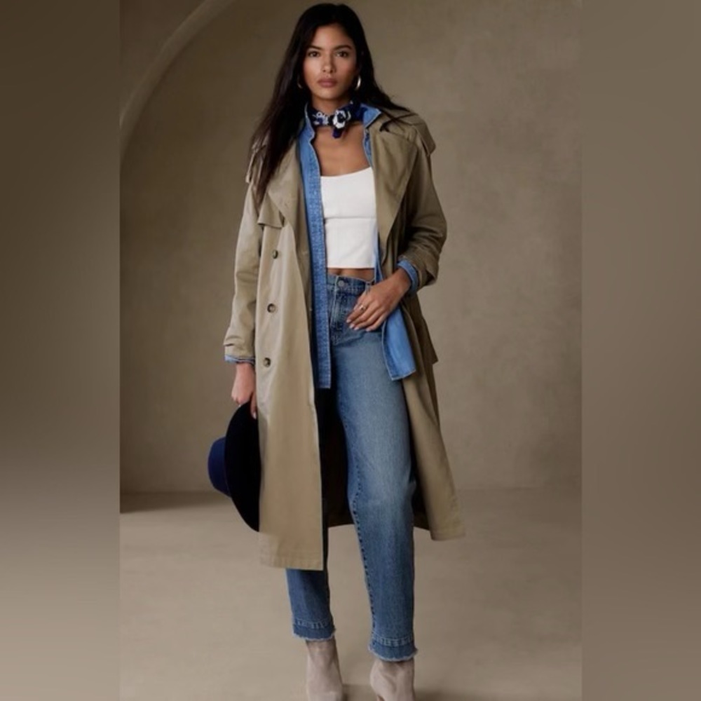 Banana Republic Classic Twill Trench coat size medium
